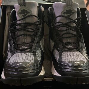 Nike air zoom sertig Men's Black and White Athletic Shoes